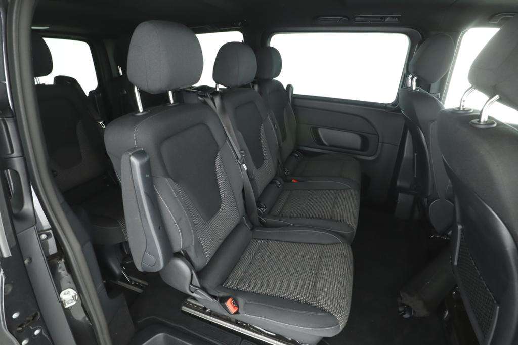 Mercedes-Benz V 220