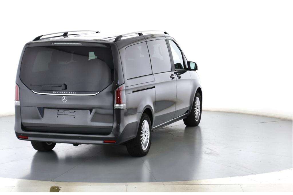 Mercedes-Benz V 220