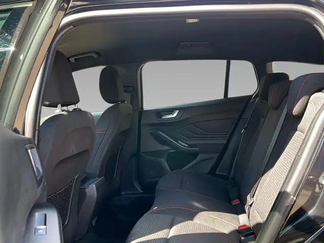Ford Focus view 10
