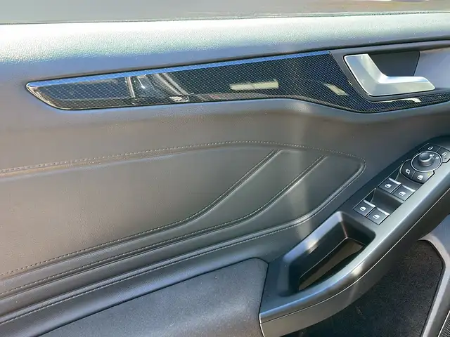 Ford Focus view 14