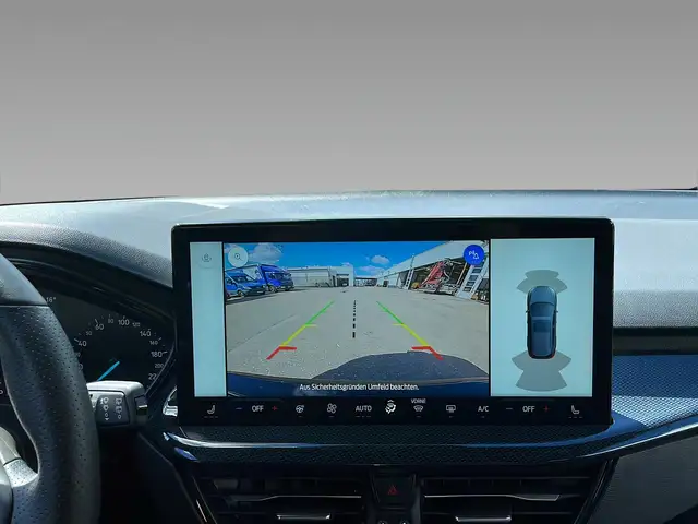 Ford Focus view 15