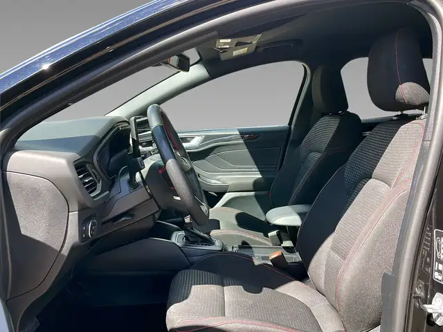 Ford Focus view 9