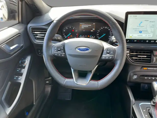 Ford Focus view 13