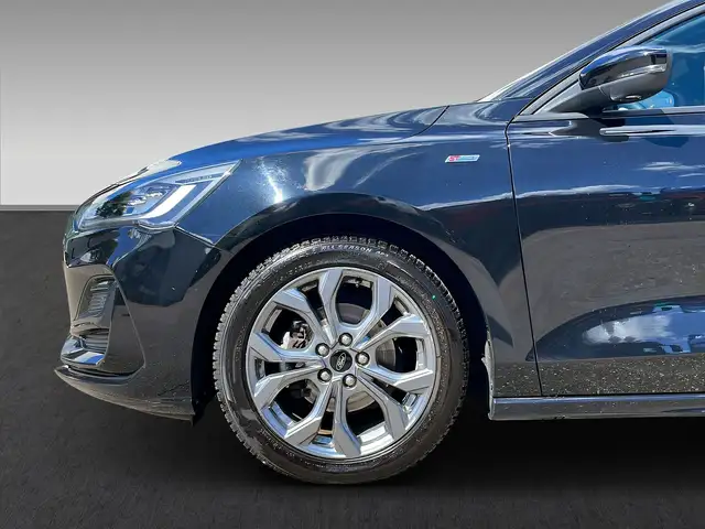 Ford Focus view 4