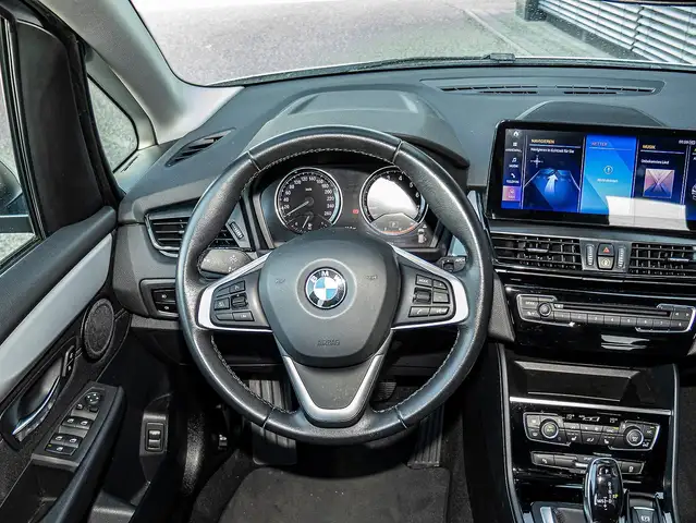 BMW 2 Series view 9