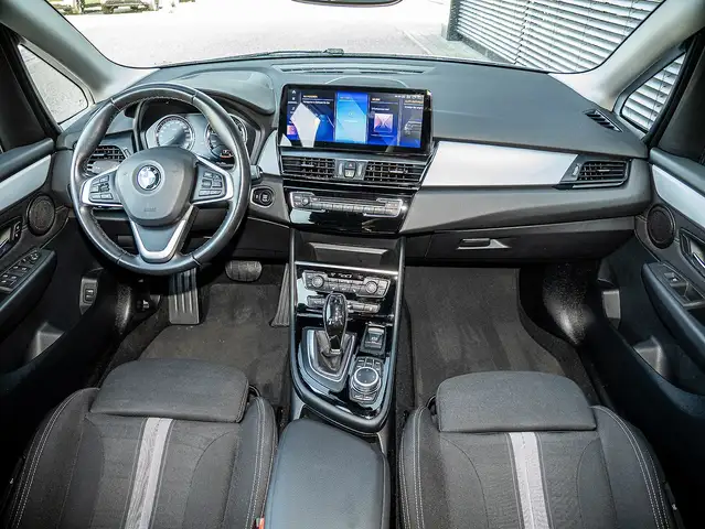 BMW 2 Series view 5
