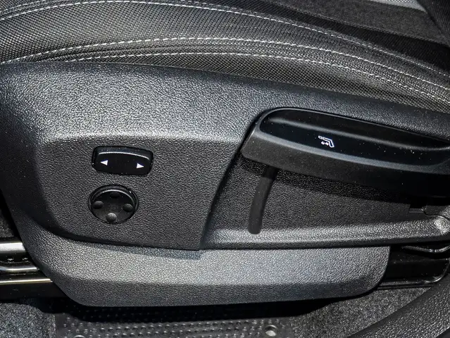 BMW 2 Series view 14