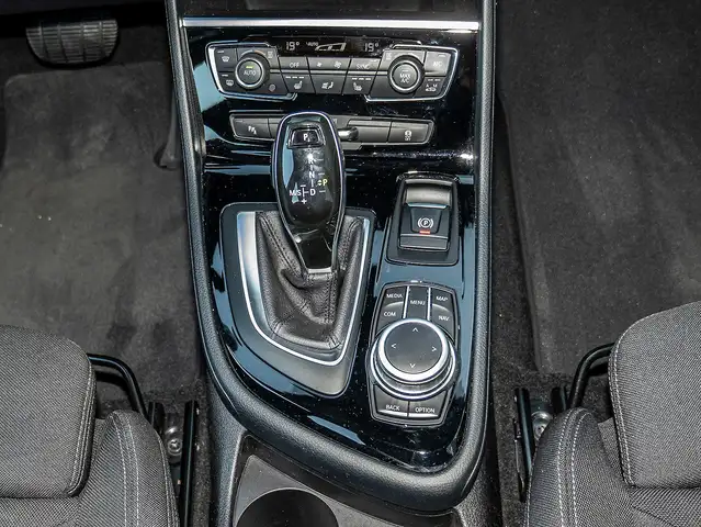 BMW 2 Series view 8