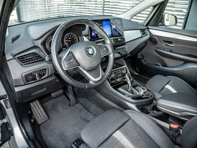BMW 2 Series view 3