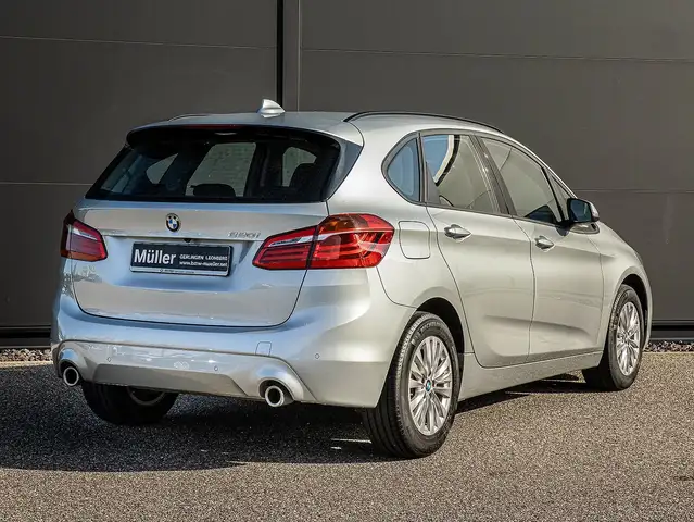 BMW 2 Series view 2