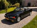 BMW 318i Executive Cabriolet LAGE KM / ECC / LEER / EL Zwart - thumbnail 2