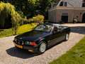BMW 318i Executive Cabriolet LAGE KM / ECC / LEER / EL Zwart - thumbnail 1