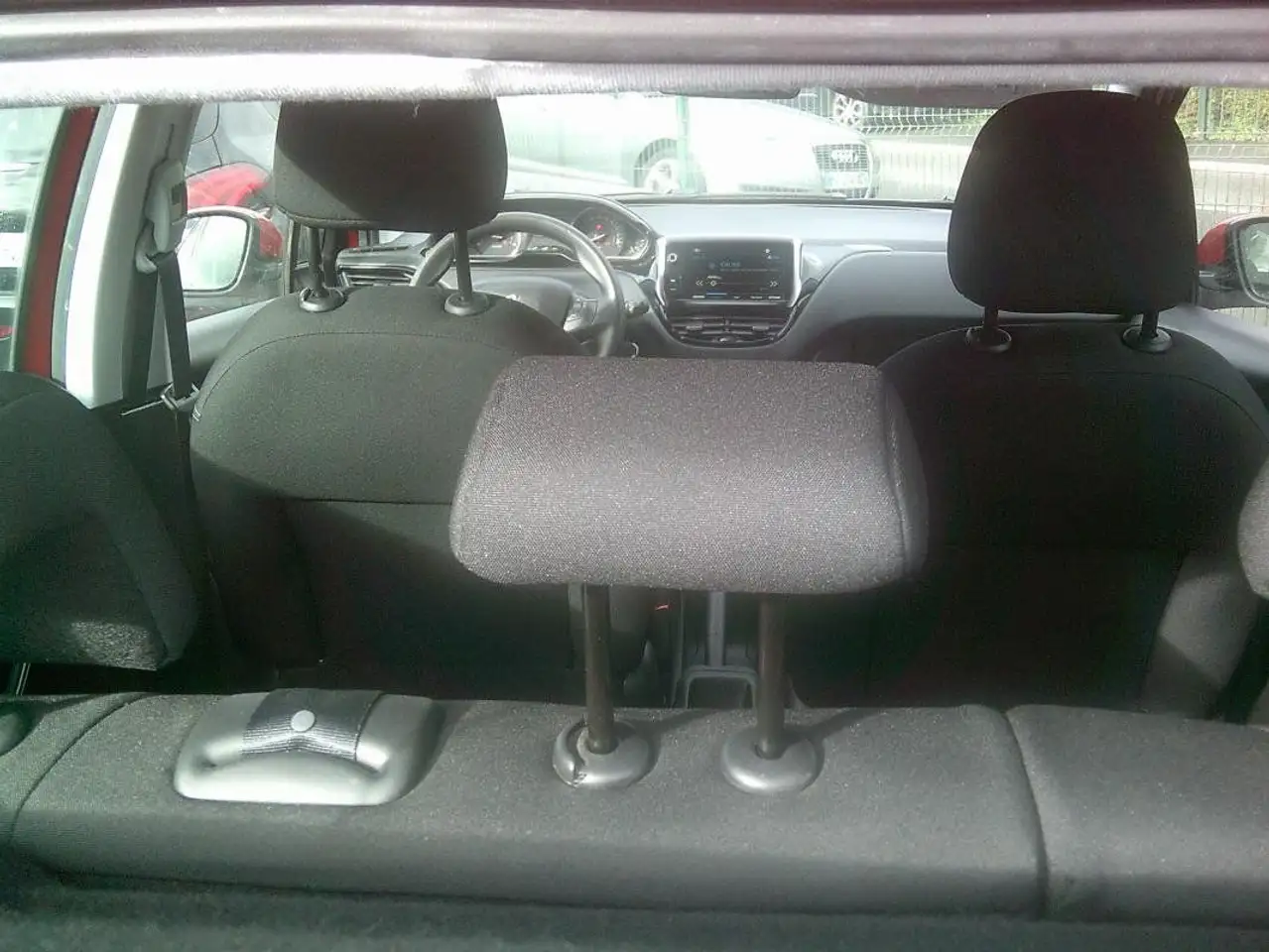 Peugeot 208 208 — photo 11