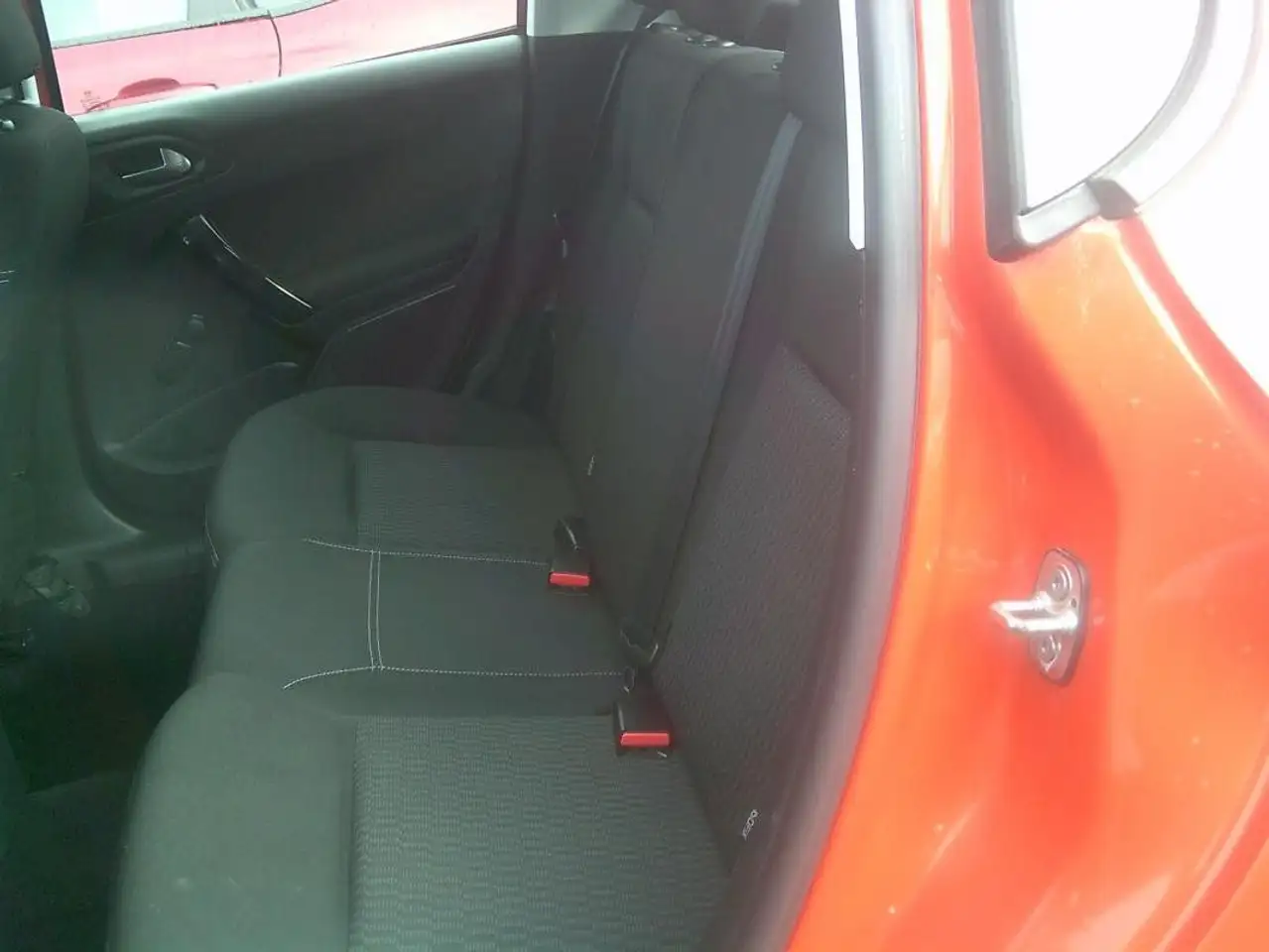 Peugeot 208 208 — photo 8