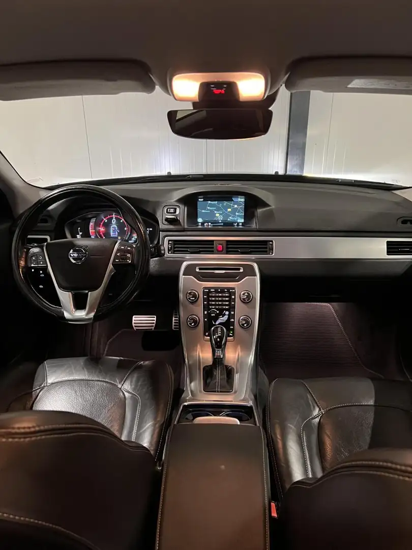 Volvo V70 D3 2.0 150PK Polstar+ Leer Navi Xenon Trekhaak Negro - 2