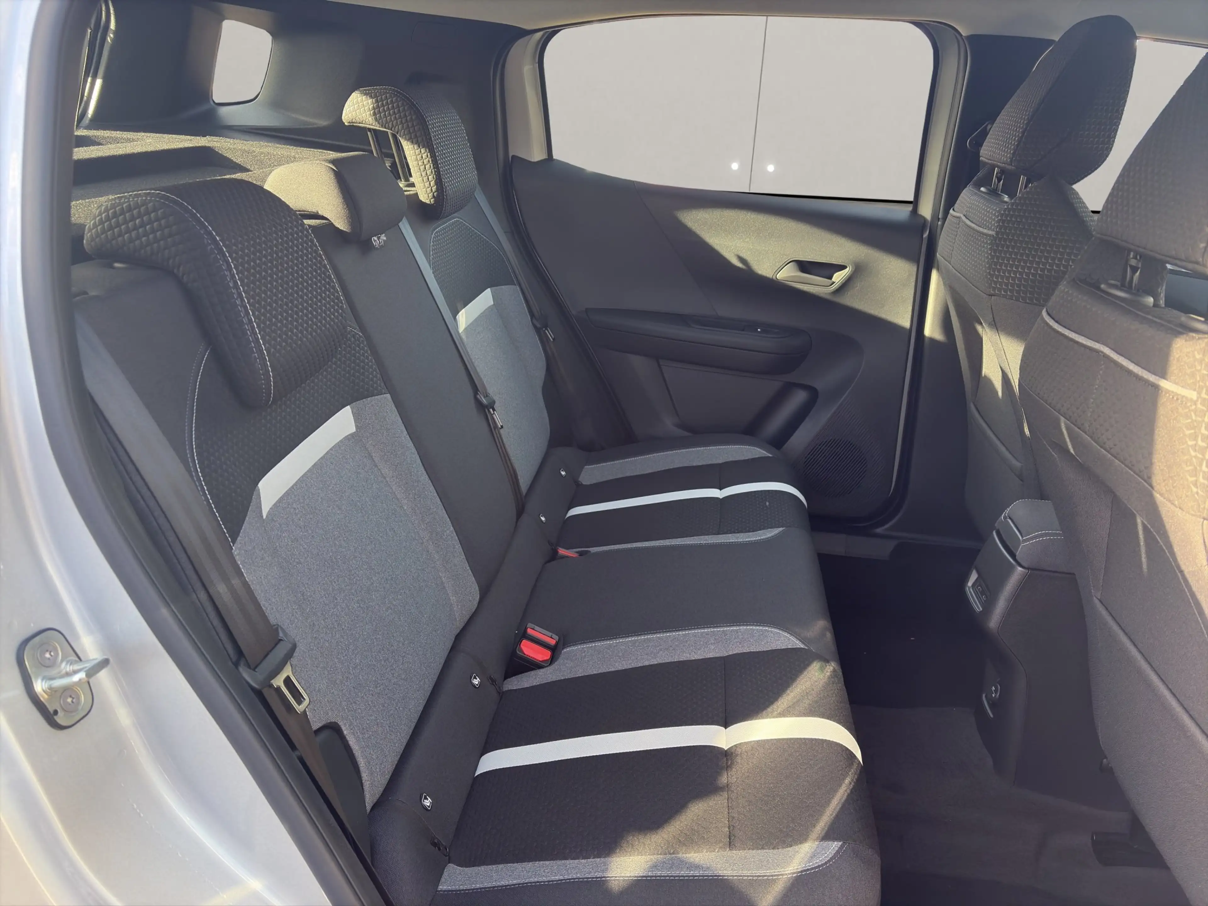 Opel Frontera 1.2 Edition 81 kW LED+Fernlichtass.+PDC — photo 17