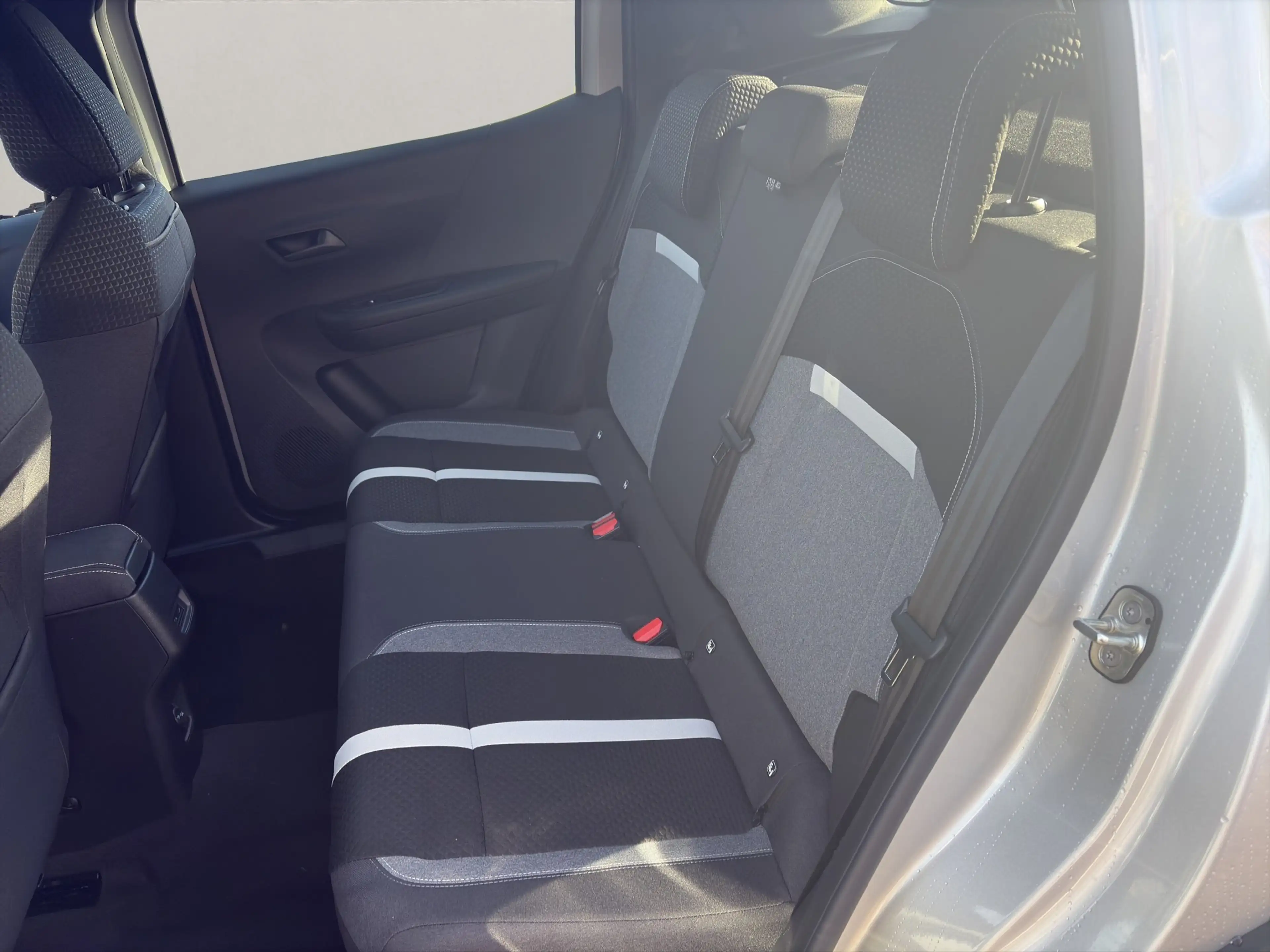 Opel Frontera 1.2 Edition 81 kW LED+Fernlichtass.+PDC — photo 12