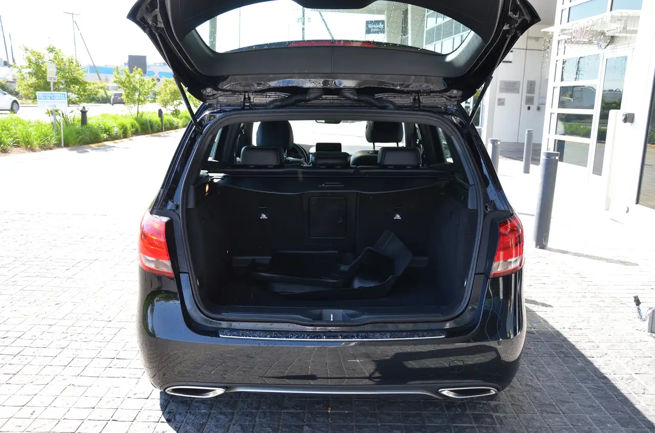 Mercedes-Benz B-Class снимка Mercedes-Benz B-Class