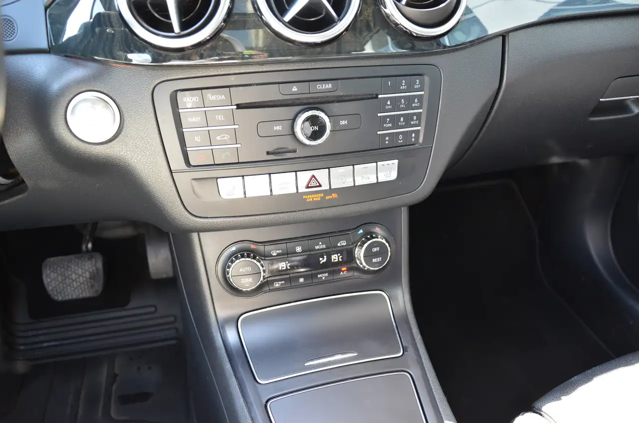 Mercedes-Benz B-Class снимка Mercedes-Benz B-Class