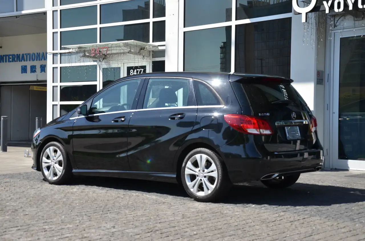 Mercedes-Benz B-Class снимка Mercedes-Benz B-Class
