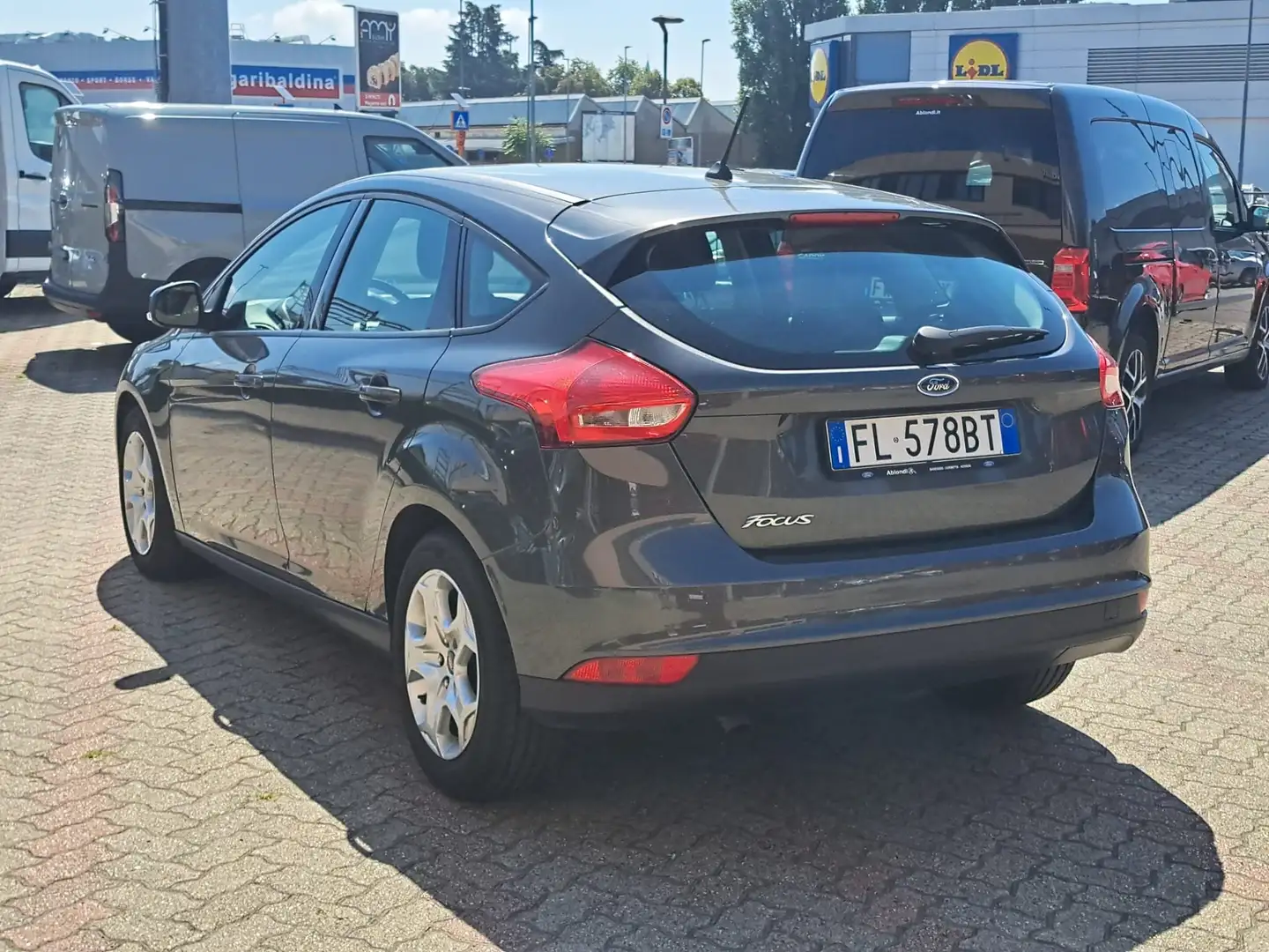 Ford Focus Focus IV 2015 5p 1.5 tdci Plus s Gris - 2