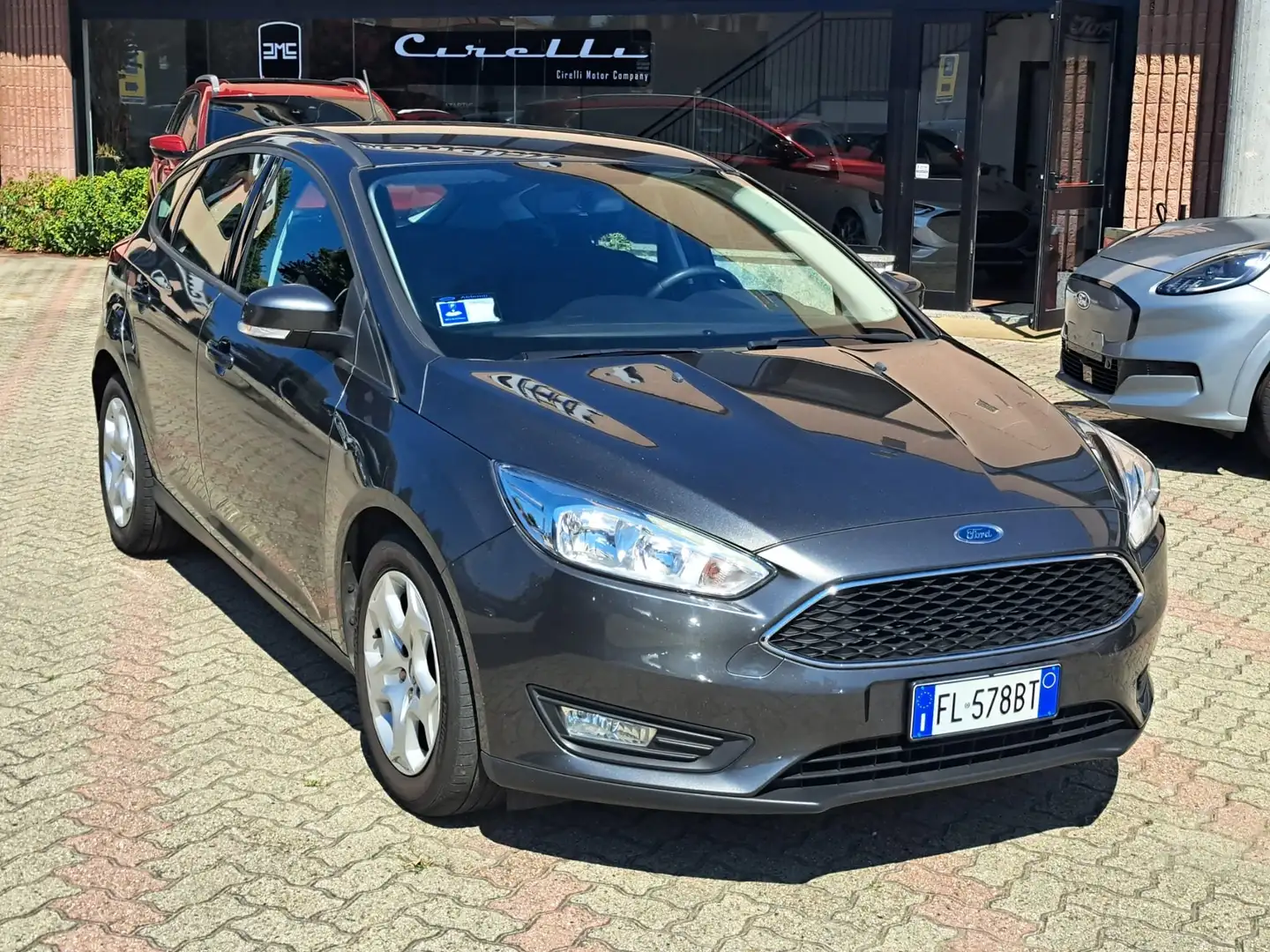 Ford Focus Focus IV 2015 5p 1.5 tdci Plus s Gris - 1