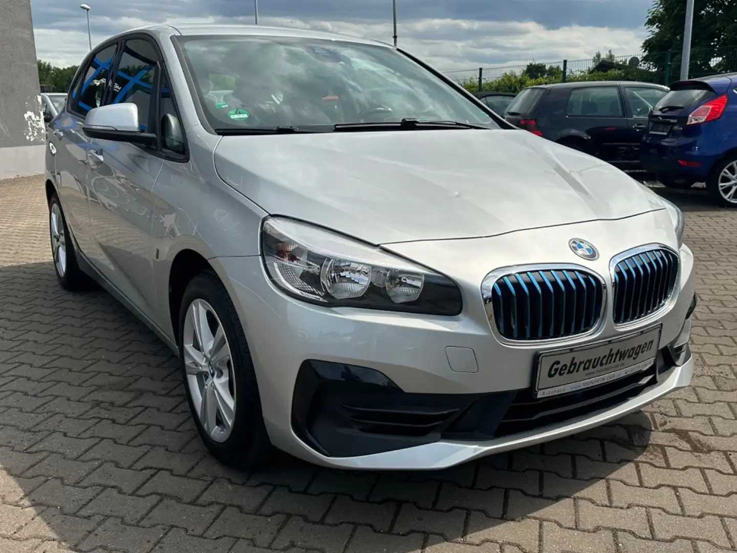 BMW 225 Baureihe 2 Active Tourer 225 xe Advantage Zilver - 2