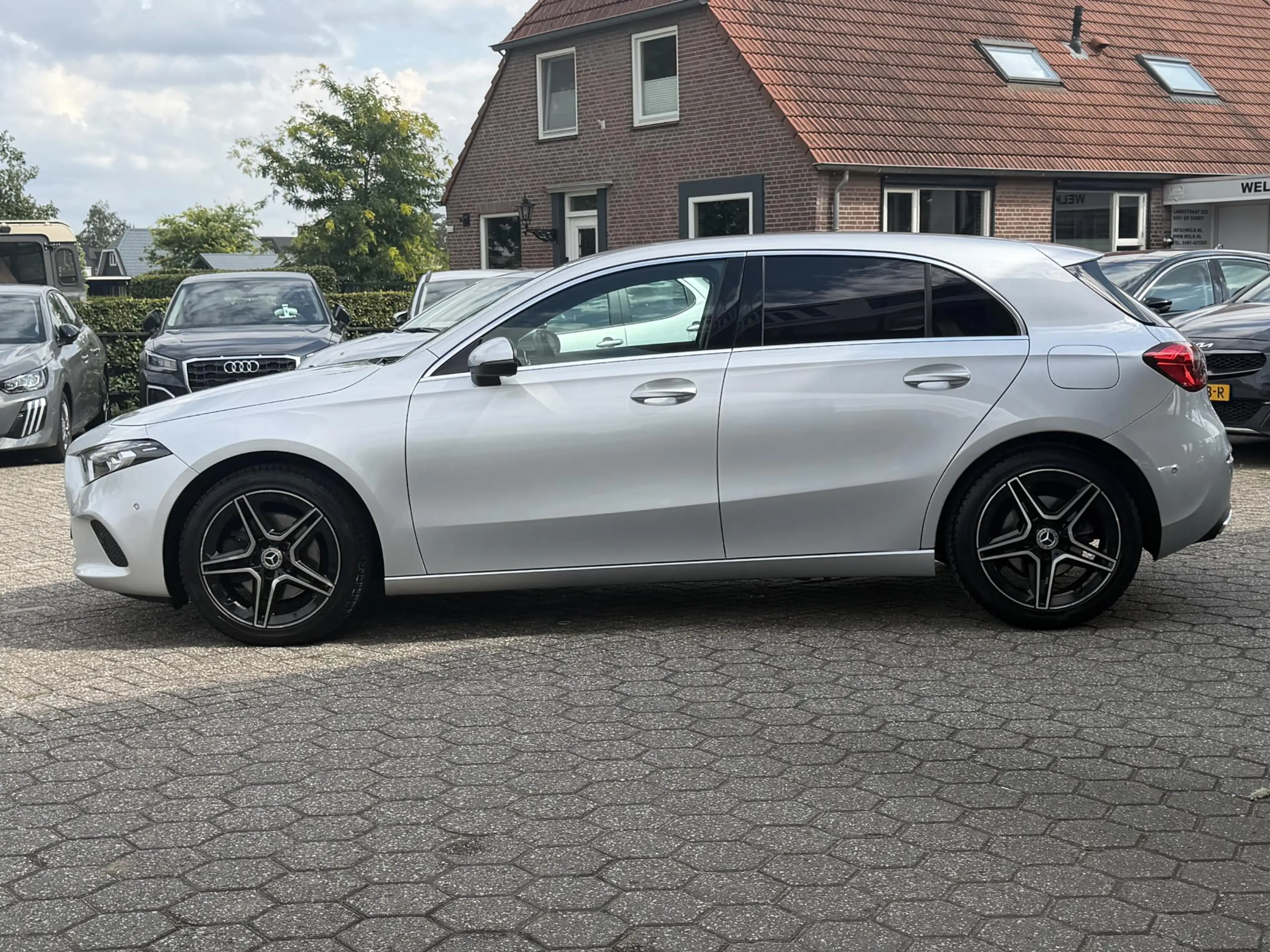 Mercedes-Benz A 220 Premium Plus AMG-line | RODE GORDELS | NAVI | KLIM — photo 2