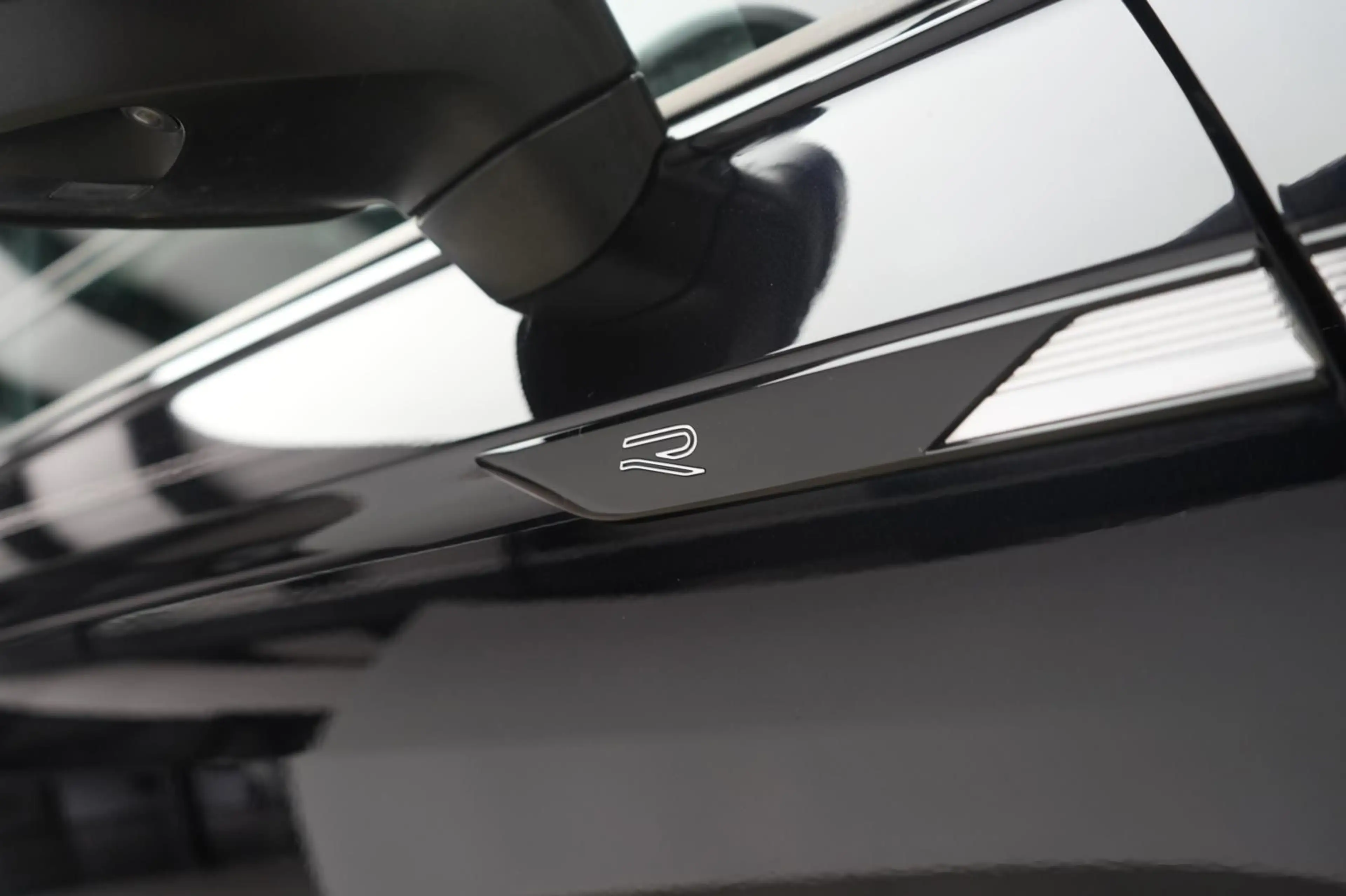 Volkswagen Tiguan Allspace 2.0 TDI 4Motion DSG R-Line Leder — photo 13