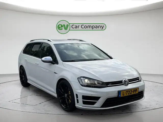 Volkswagen Golf view 2