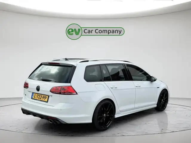Volkswagen Golf view 3