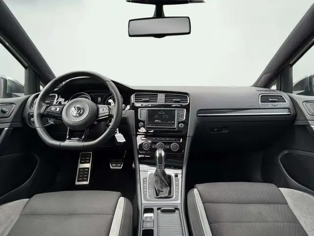 Volkswagen Golf view 6