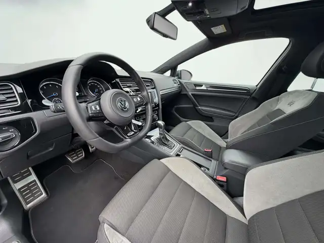 Volkswagen Golf view 5