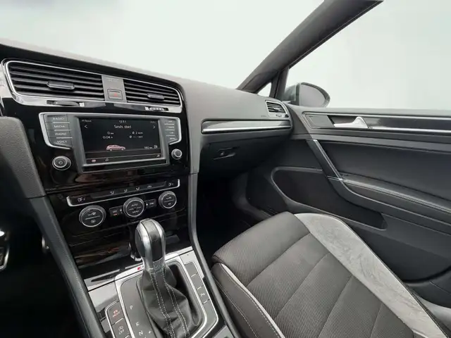 Volkswagen Golf view 14