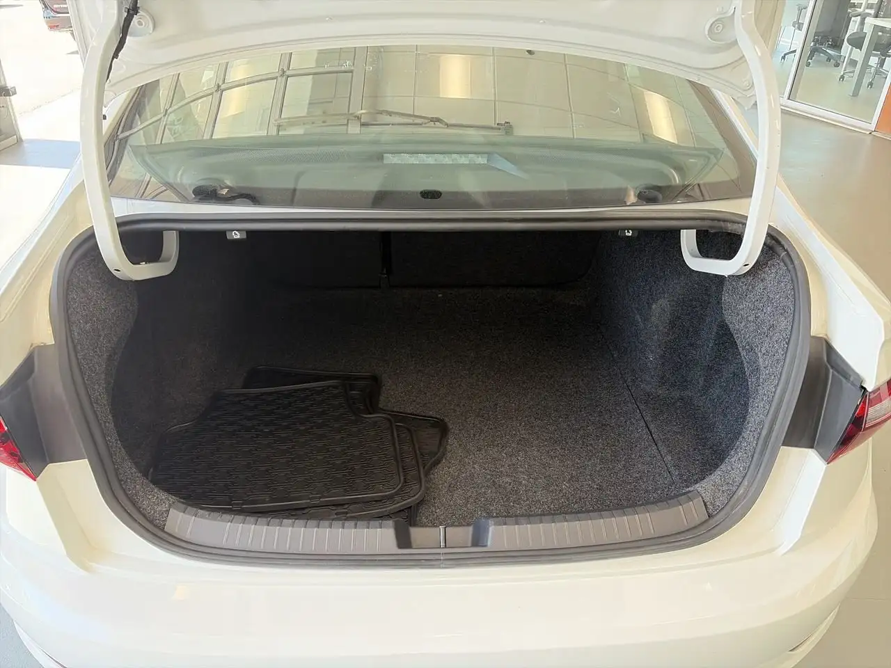 Volkswagen Jetta снимка Volkswagen Jetta