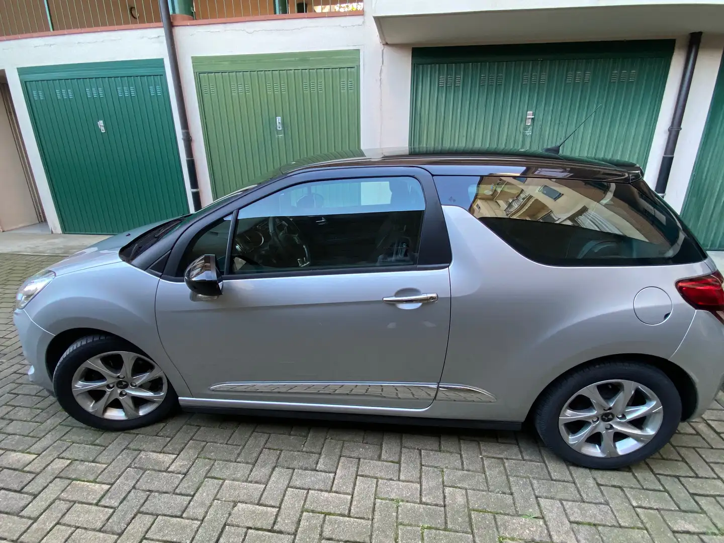 DS Automobiles DS 3 DS3 DS3 1.6 bluehdi So Chic 75cv my16 Grigio - 2