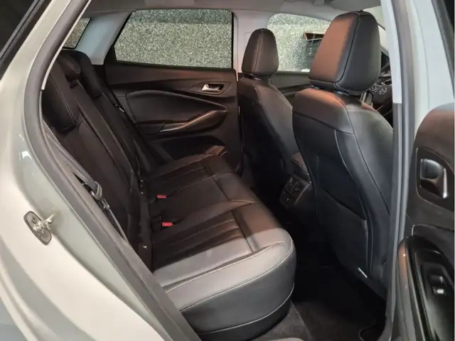 Opel Grandland view 5