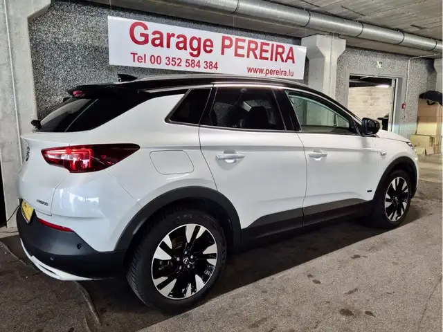 Opel Grandland view 2