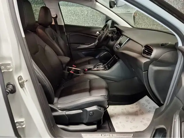 Opel Grandland view 4