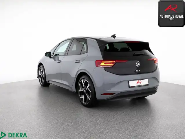 Volkswagen Id.3 view 3