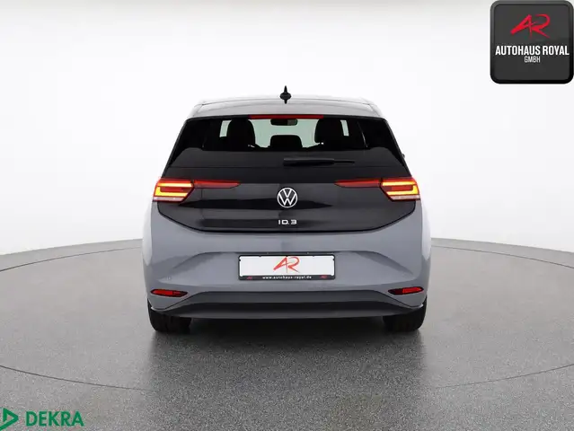 Volkswagen Id.3 view 4