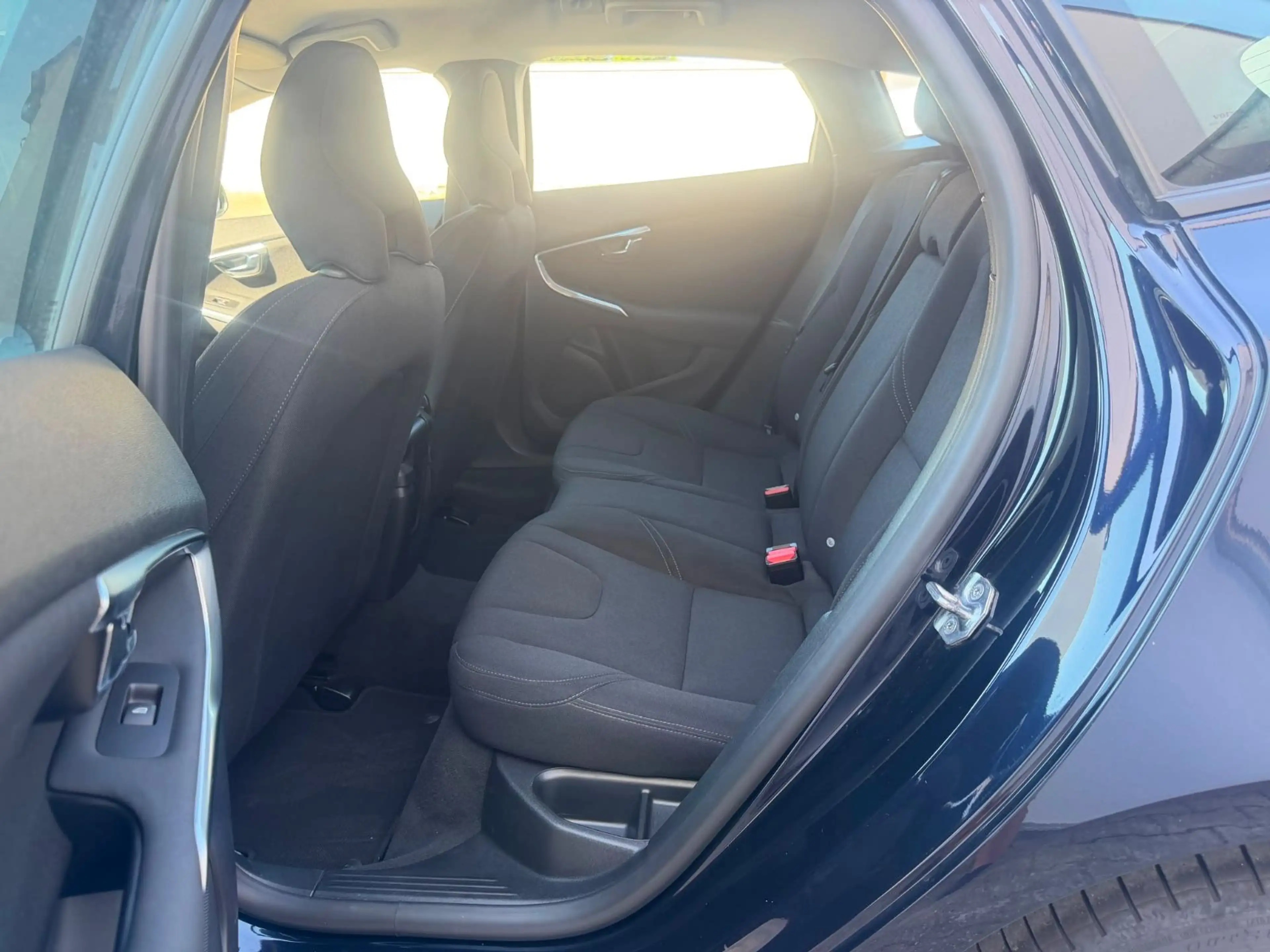 Volvo V40 You! Aut. Navi Kamera PDC EU6 — photo 14