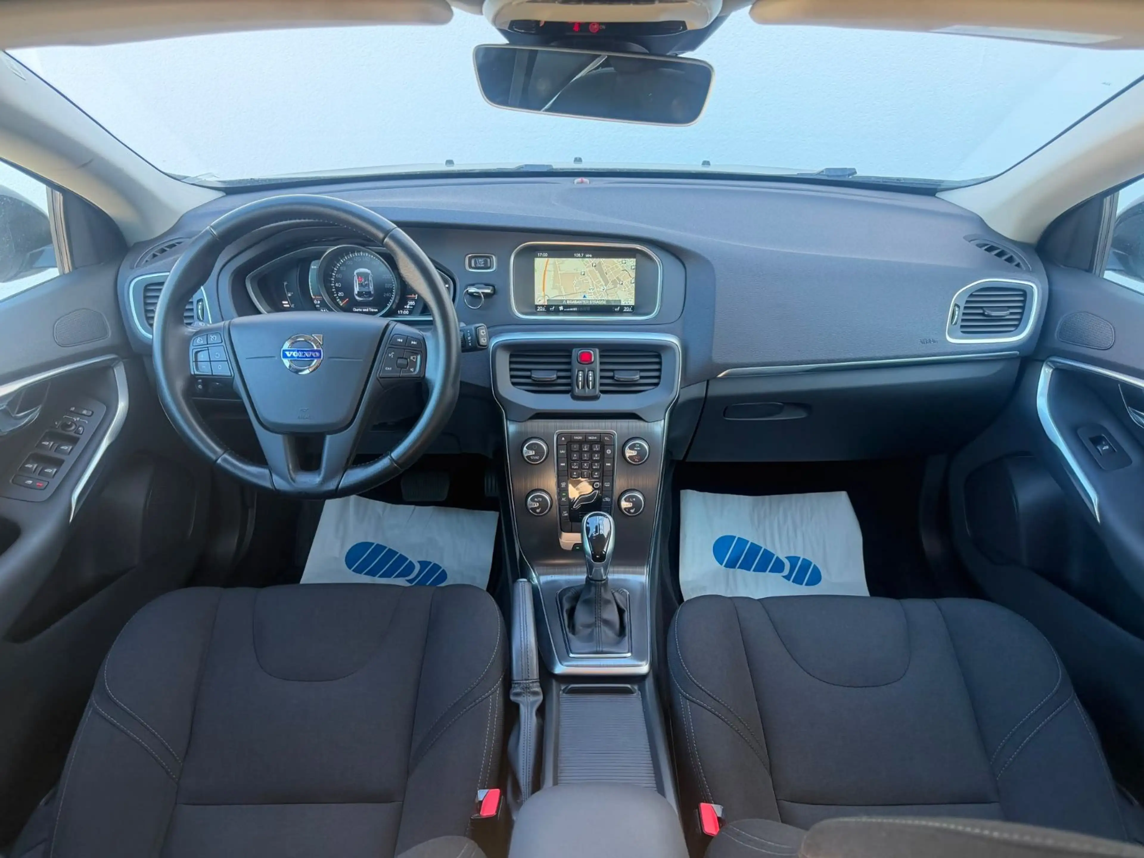 Volvo V40 You! Aut. Navi Kamera PDC EU6 — photo 12