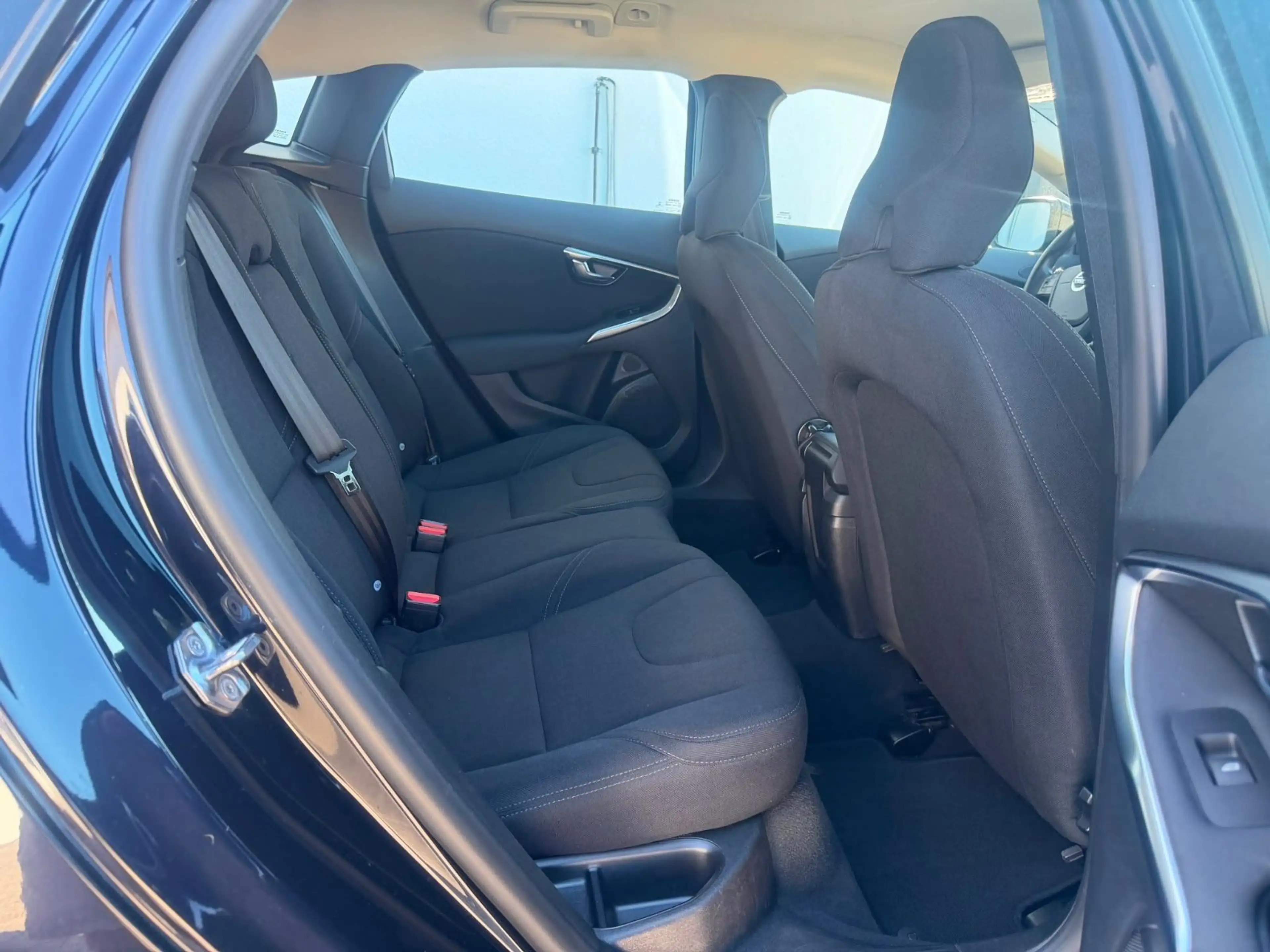 Volvo V40 You! Aut. Navi Kamera PDC EU6 — photo 15