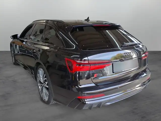 Audi S6 view 3