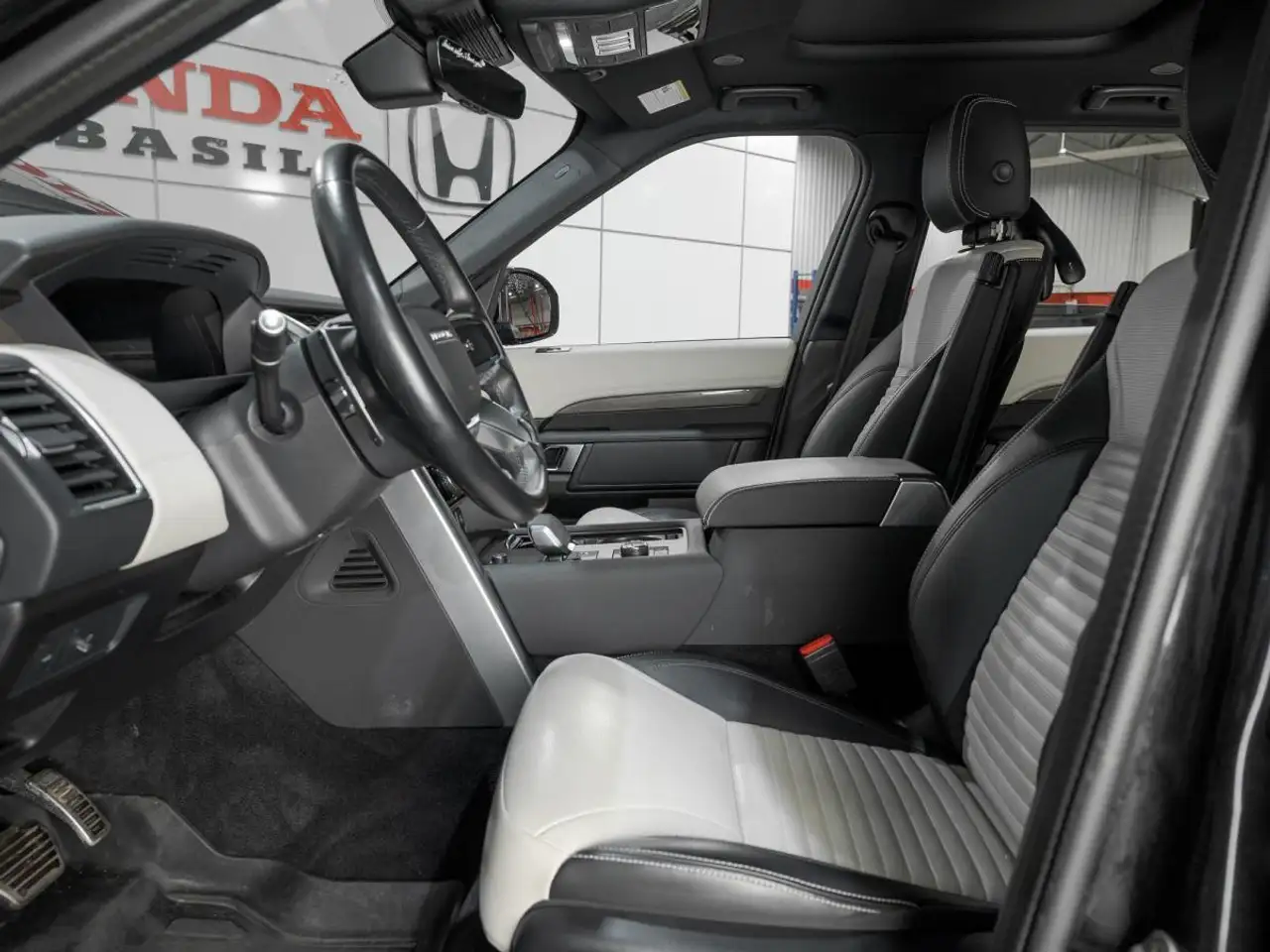 Land Rover Discovery снимка Land Rover Discovery