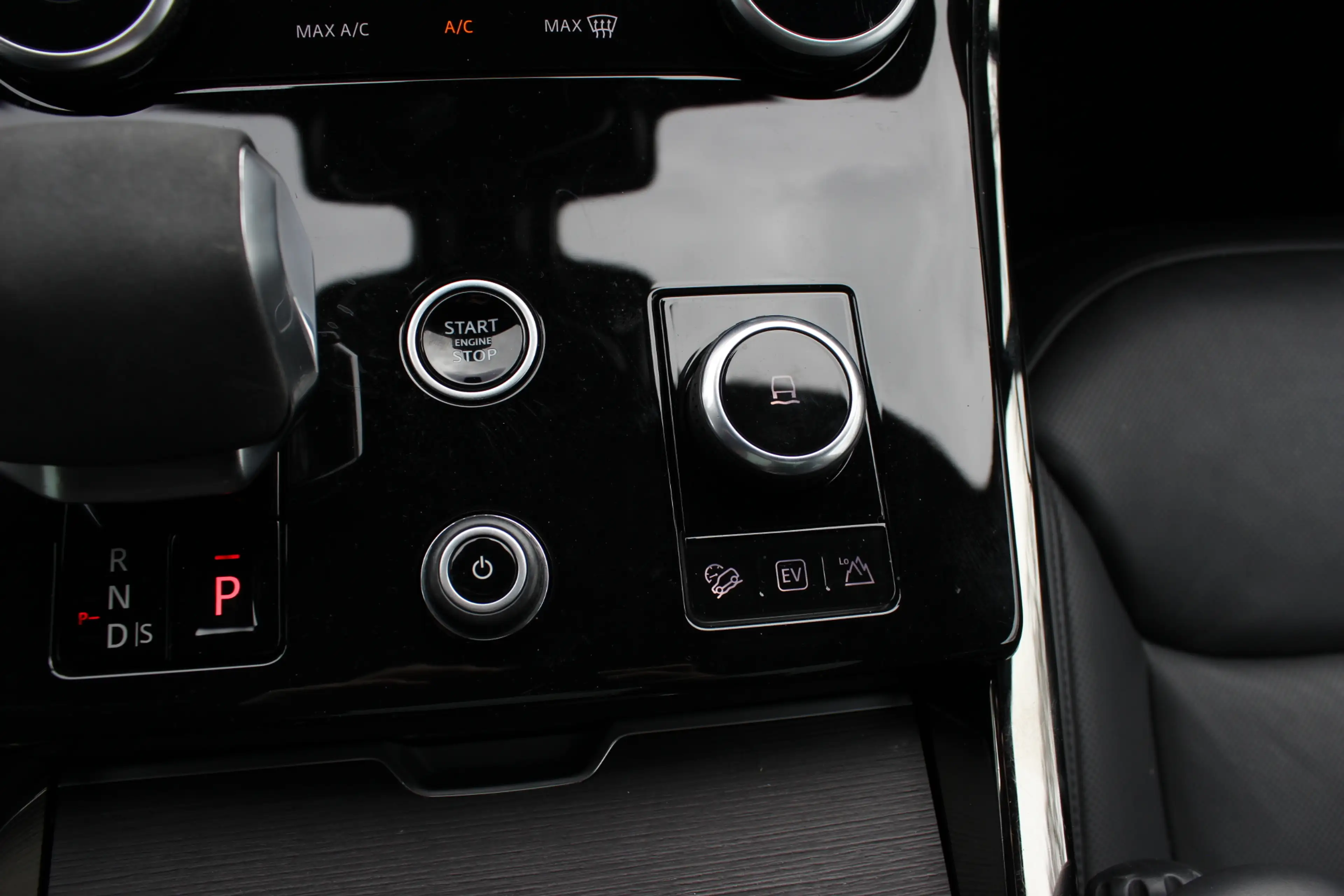 Land Rover Range Rover Sport 3.0 P440e Dynamic HSE / Panoramadak / Head-up / 36 — photo 30