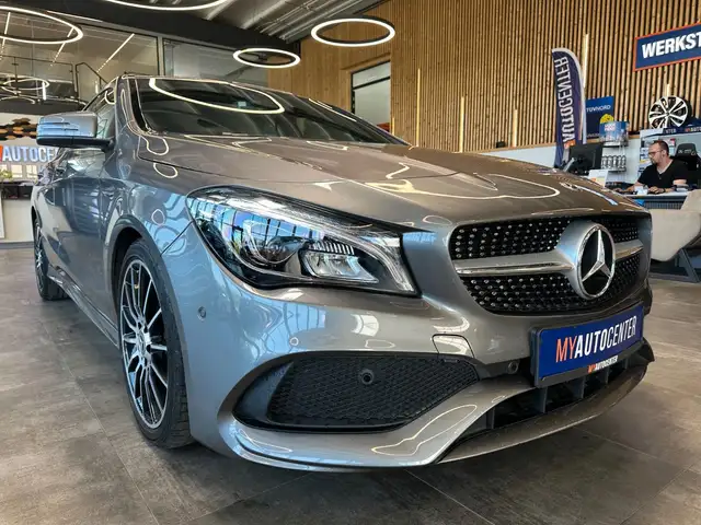 Mercedes-Benz Cla view 3