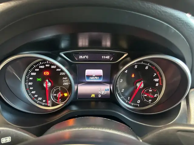 Mercedes-Benz Cla view 13