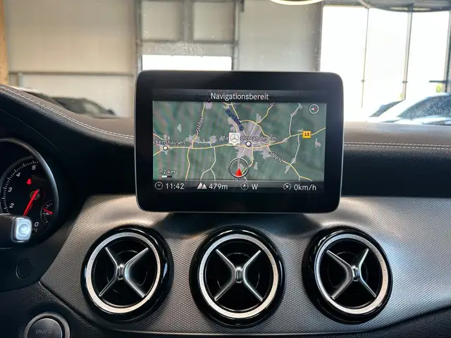 Mercedes-Benz Cla view 14